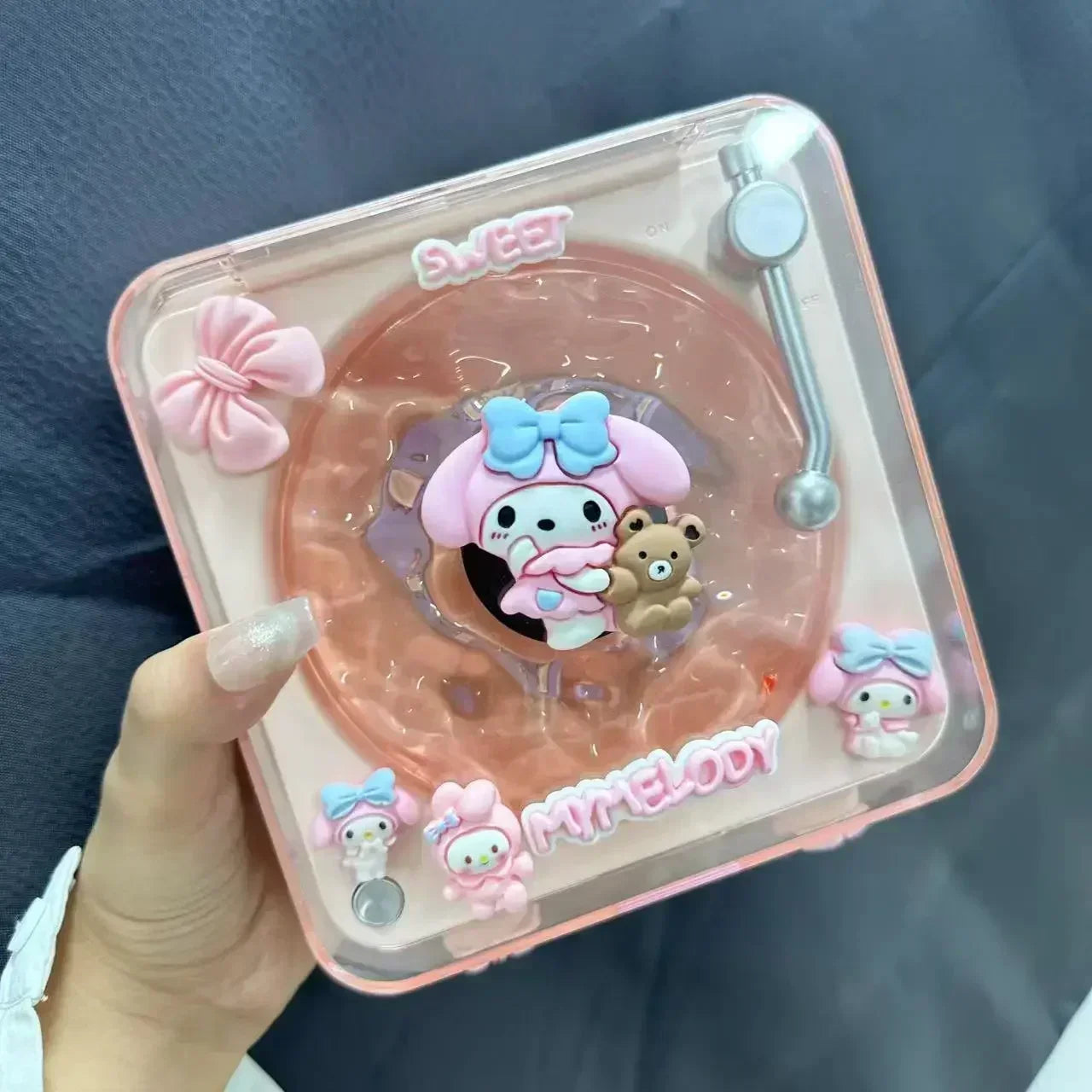 Hello Kitty DIY Retro White Noise Bluetooth Lautsprecher Kawaii Tragbare Retro Schlafhilfe Bluetooth Lautsprecher mit RGB Light Girl Geschenk