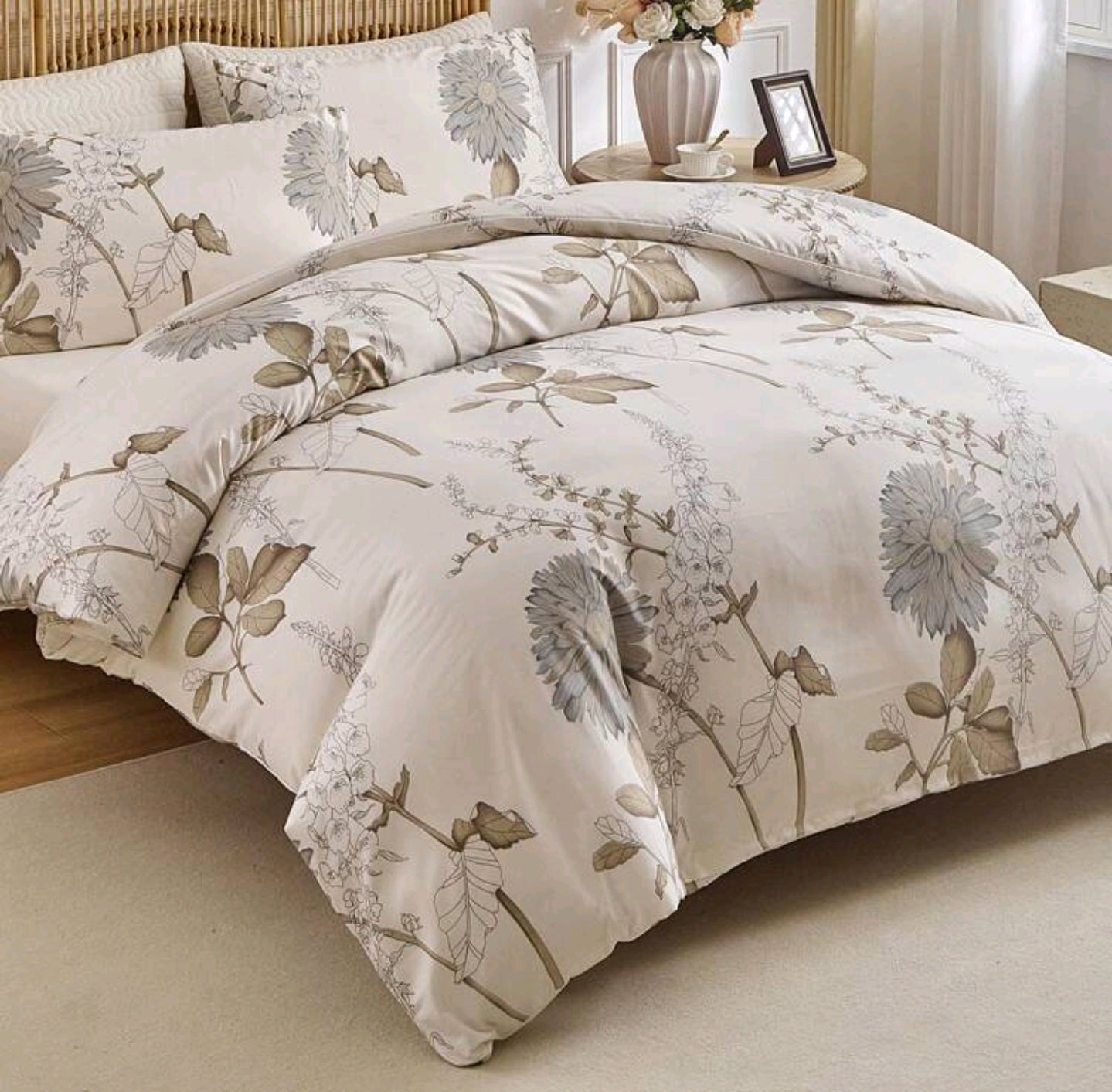 Floral bed linen in various sizes